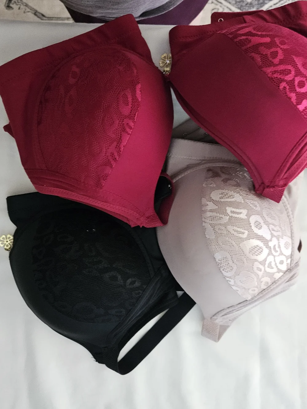 Women’s Lace-Accent T-Shirt Bra - Black, Hot Pink, Beige size 38c